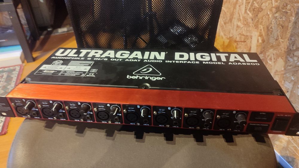 Behringer ADA8200 Ultragain