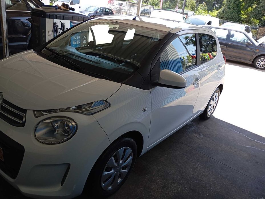 Vendo Citroen C1 de 2016 com apenas 51000km como novo exxterior e interior assim como motor impecavel