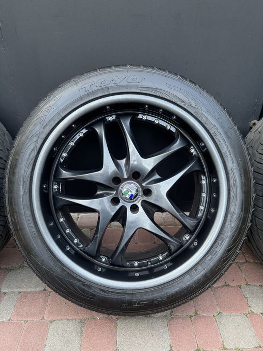 Колеса R22 Dezent, гума 305/40 R22 Toyo