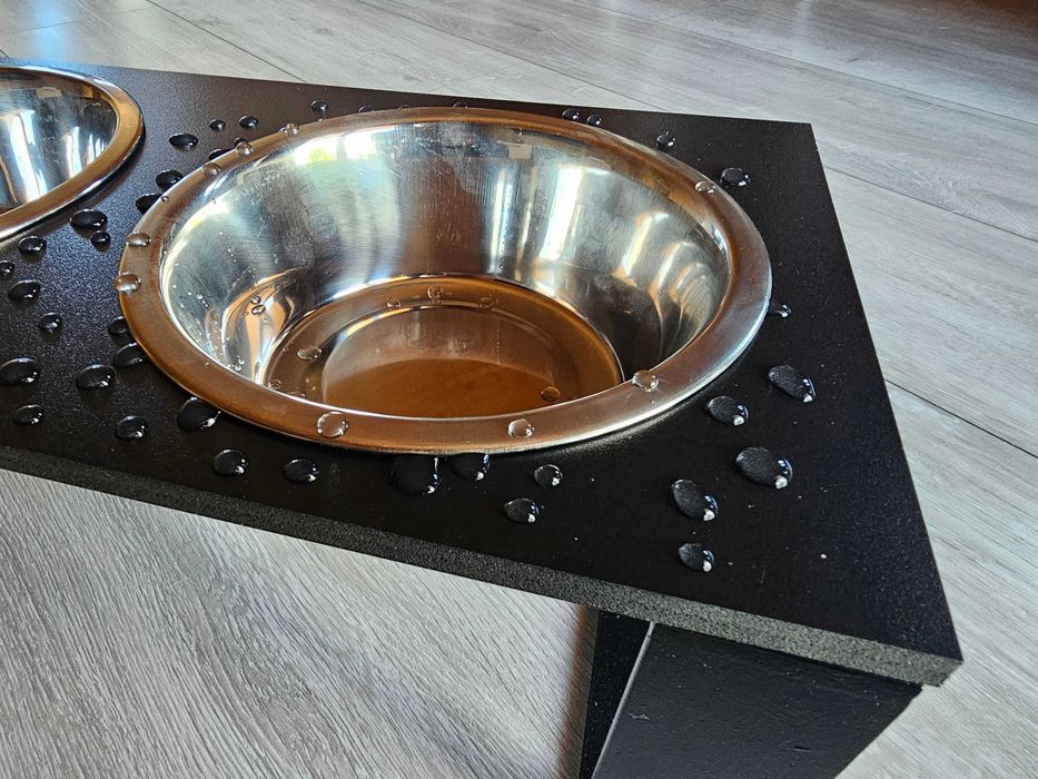 Spraw Swojemu Psu Radość: Trwały Stojak na Miski ze Stali i Pleksi!