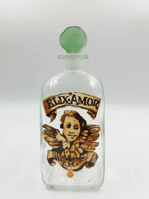 Ciekawa szklana karafka butelka eliksir miłości