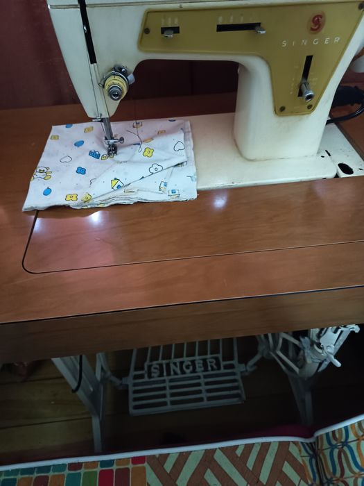 Máquina ponto corrido Singer