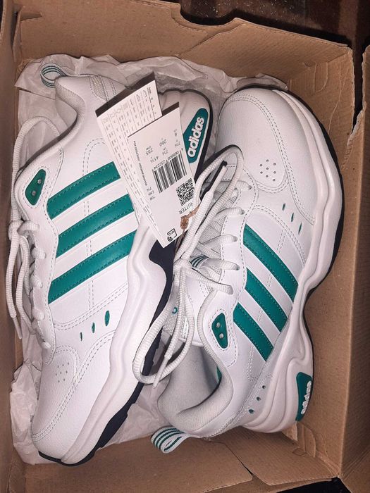 NOWE buty adidas Strutter r. 41 1/3 (wkładka 26 cm) JS2672 z metką Box