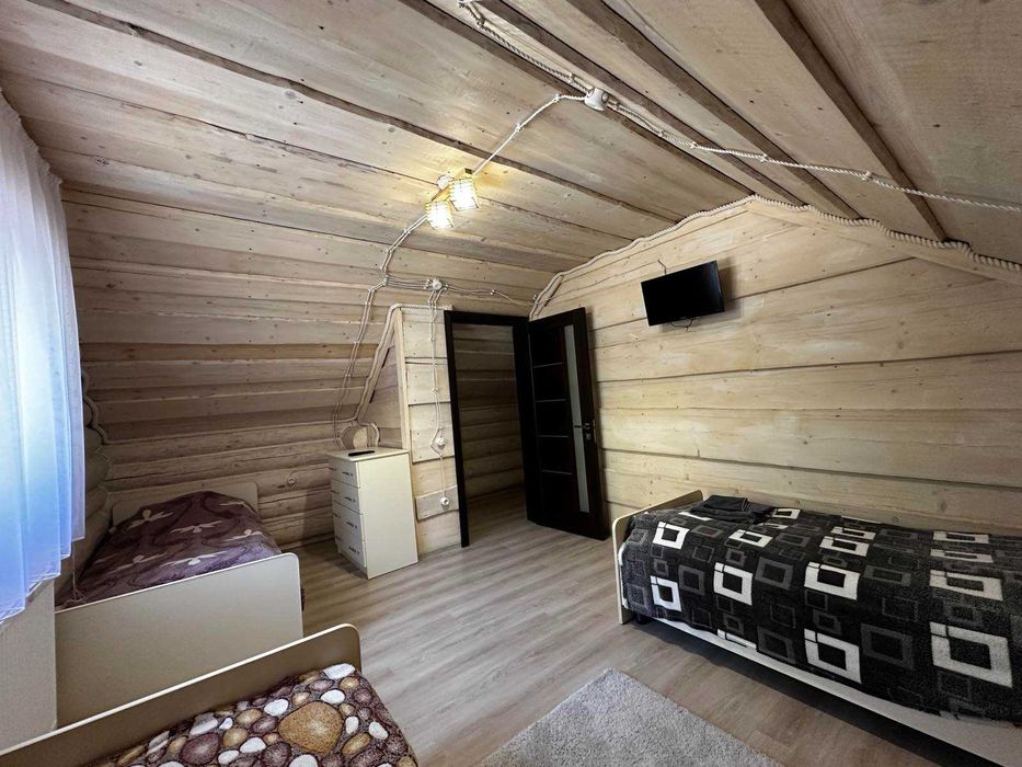 Продається дачний будинок в с. Синевир