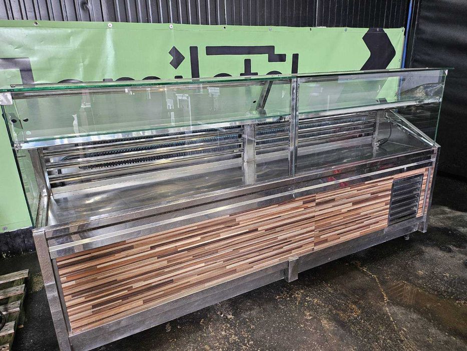 Vitrine refrigerada com 2,5m