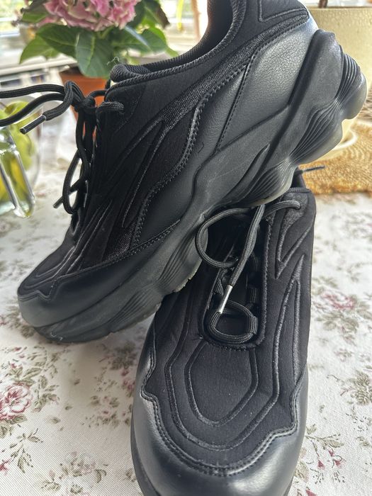 Чоловічі кросівки