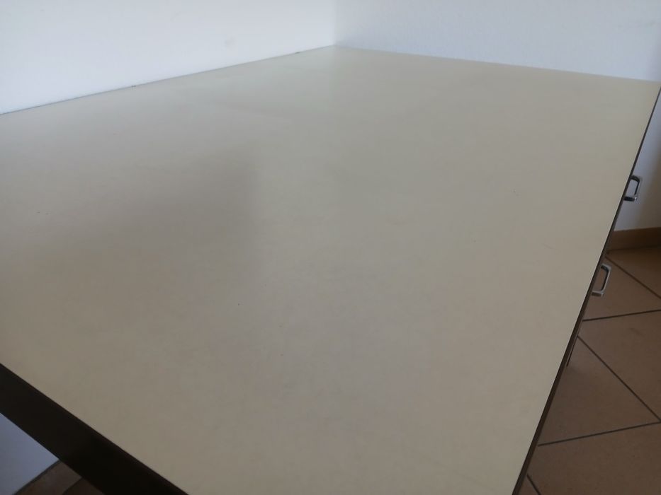 Biurko możliwy transpory