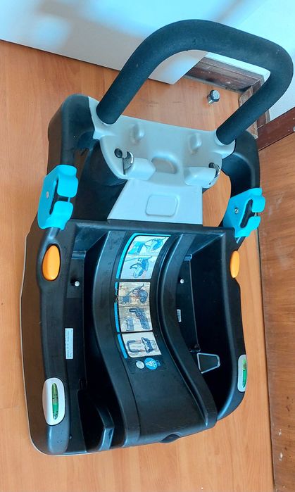 Base cadeira auto Chicco (nova)