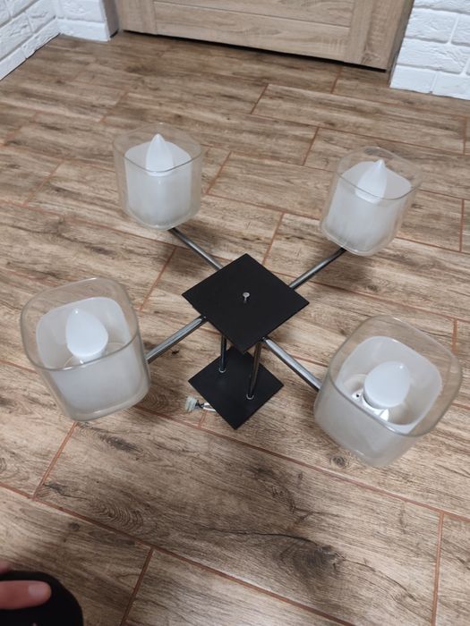 Żyrandol Lampa 4 żarówki LED