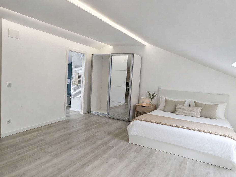 Estúdio renovado, como novo, bastante luminoso, para arrendar — Santa Clara, Leiria