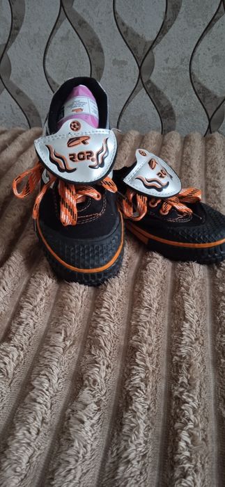 Кеди футбольні 35