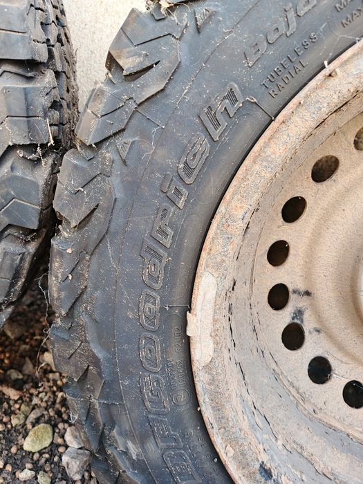 Грязевая  резина  215  65 р16