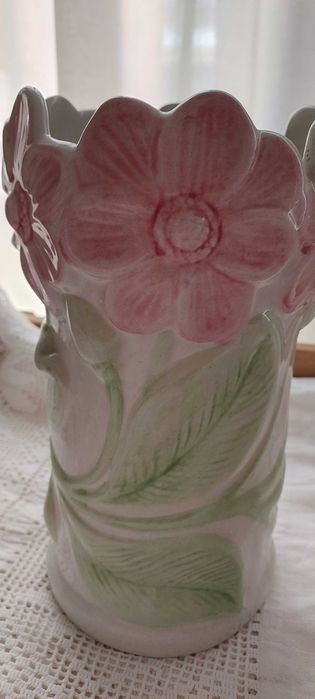 Conjunto de floreiras em porcelana