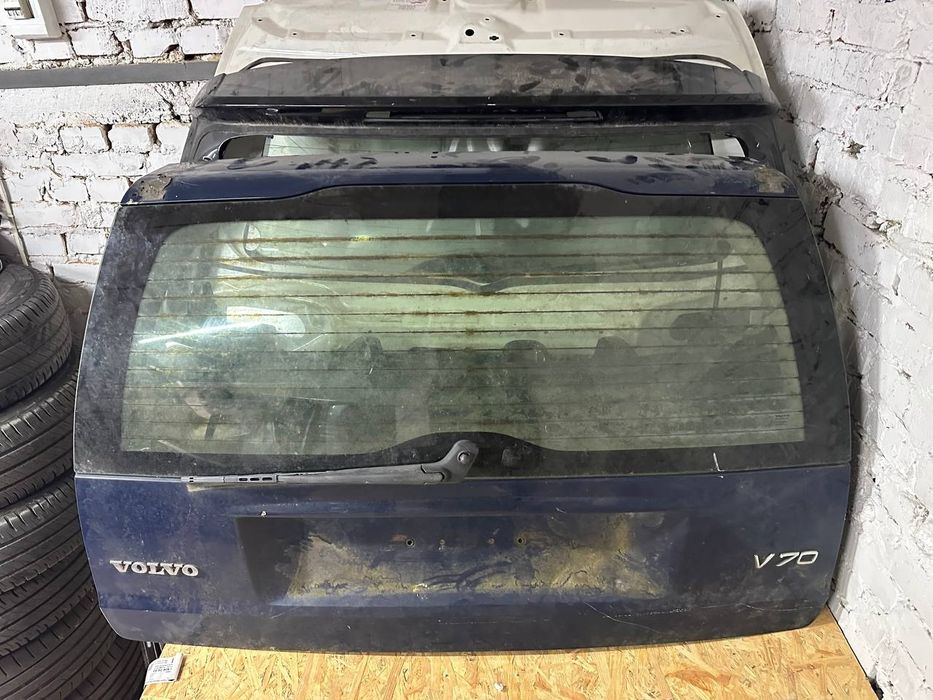 Кришка багажнику / Ляда / Задня кришка Volvo V70 2001--
