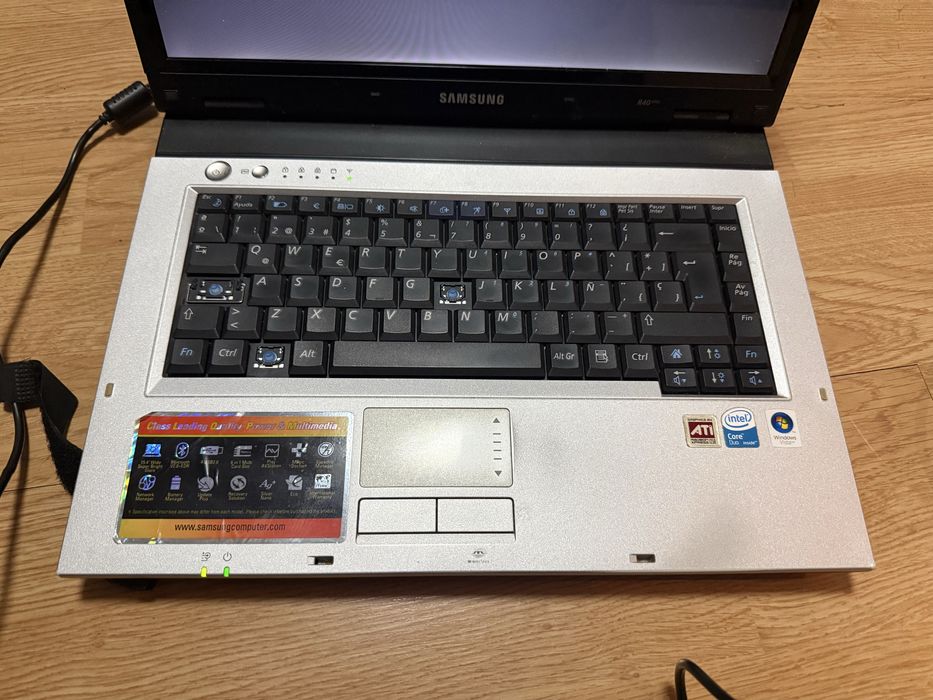 Laptop samsung R40 plus dowoz