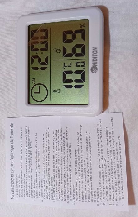 Termómetro e higrómetro. Relógio digital