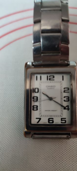 Продам годинник casio