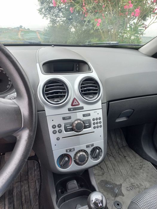 Opel Corsa, comercial a diesel,  ano 2011