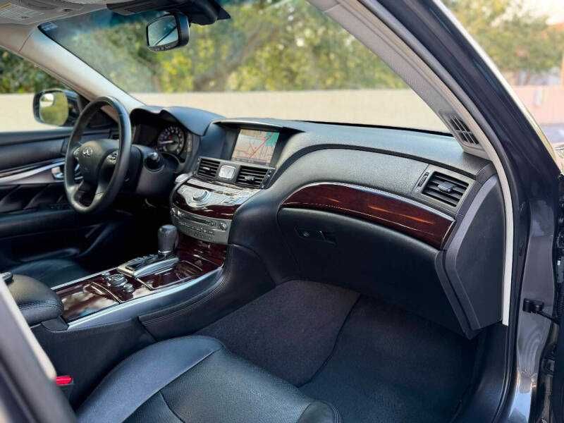 2015 Infiniti Q70L 3.7