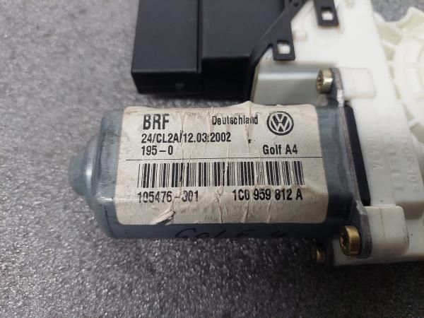 Motor vidro trás direito VOLKSWAGEN Golf IV (1J1)