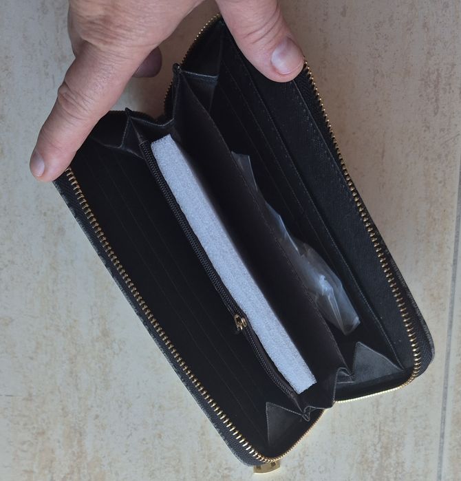 Carteira de mulher cinzenta