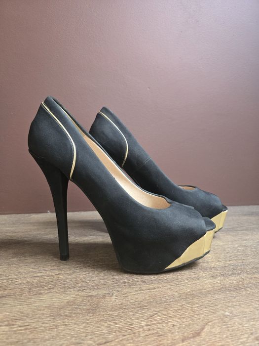 Buty na wysokim obcasie 38