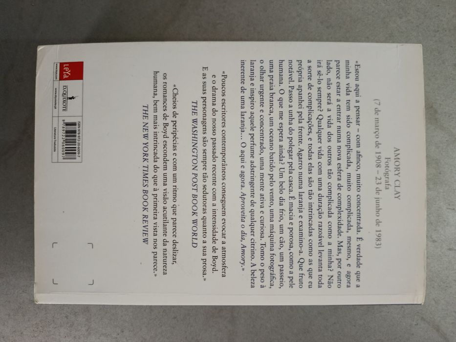 Livro  DOCE CARÍCIA ( como novo )