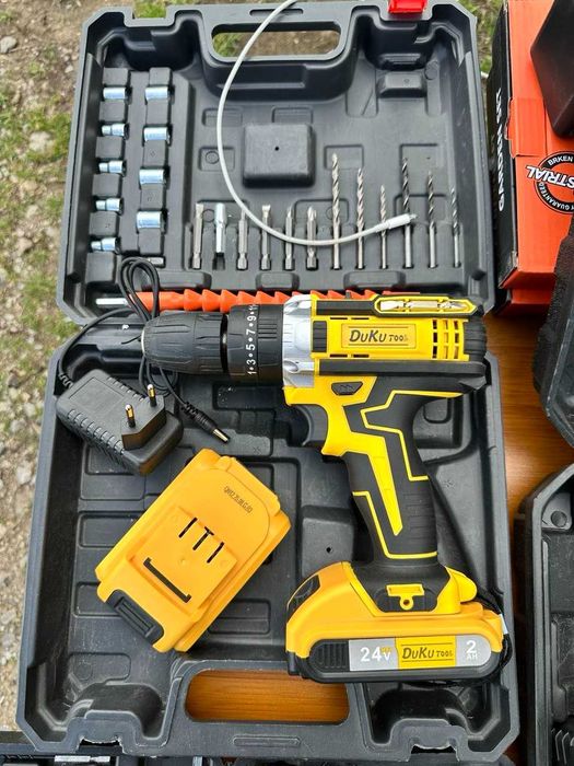 Аккумуляторный шуруповерт с набором инструментов + 2 АКБ 24V