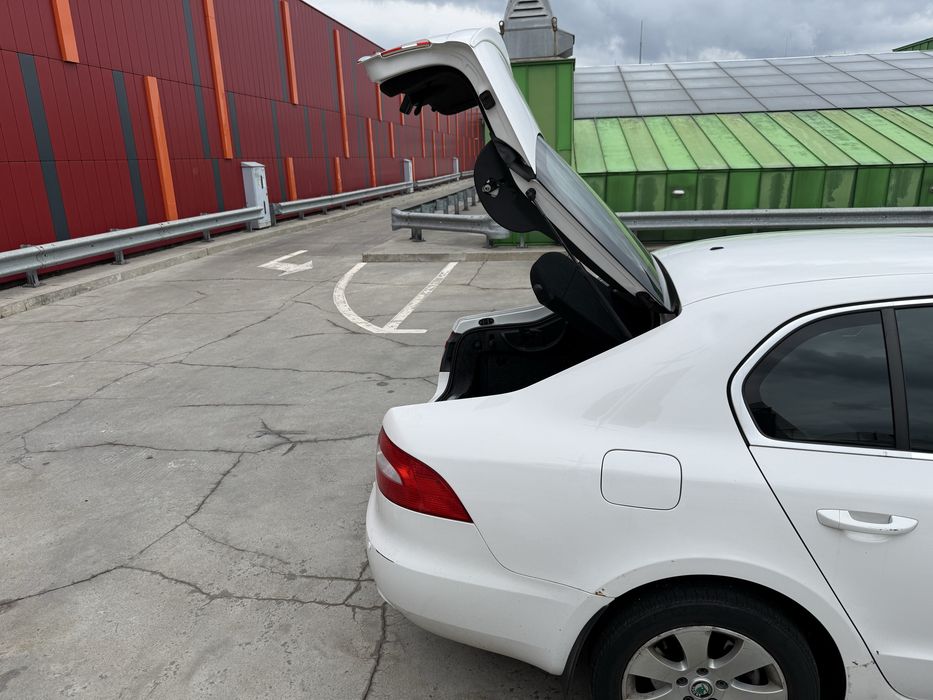 SKODA SUPERB 2012 (флагман, вище клас за OCTAVIA)