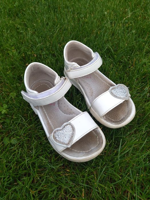 Босоніжки для дівчинки сандали