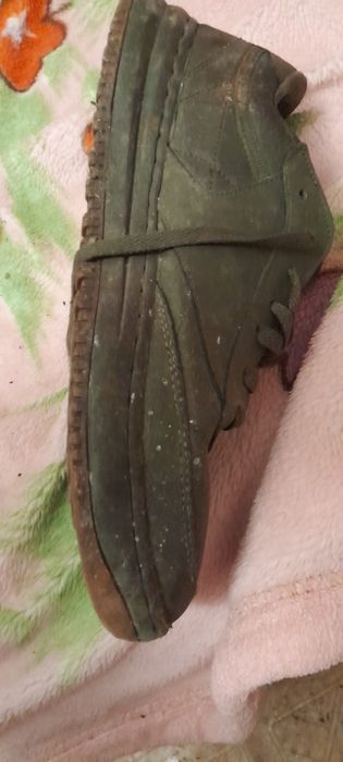 Продам ботинки отдичные