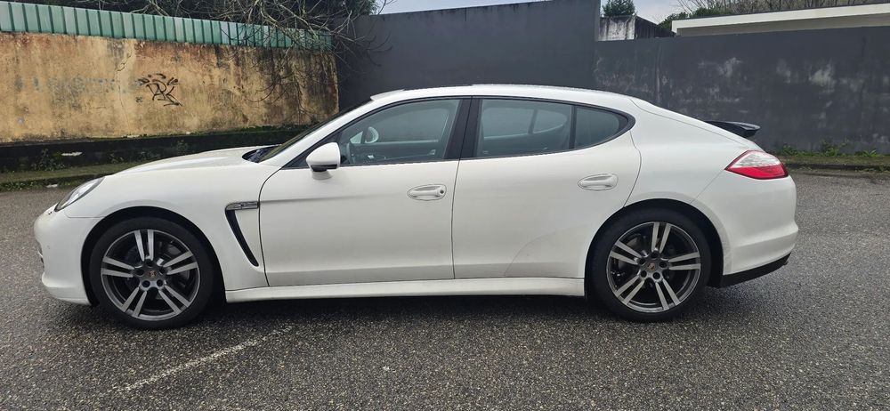 Porsche Panamera Standard