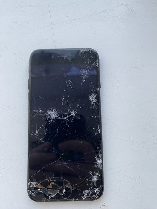 Iphone 7 (читайте опис)