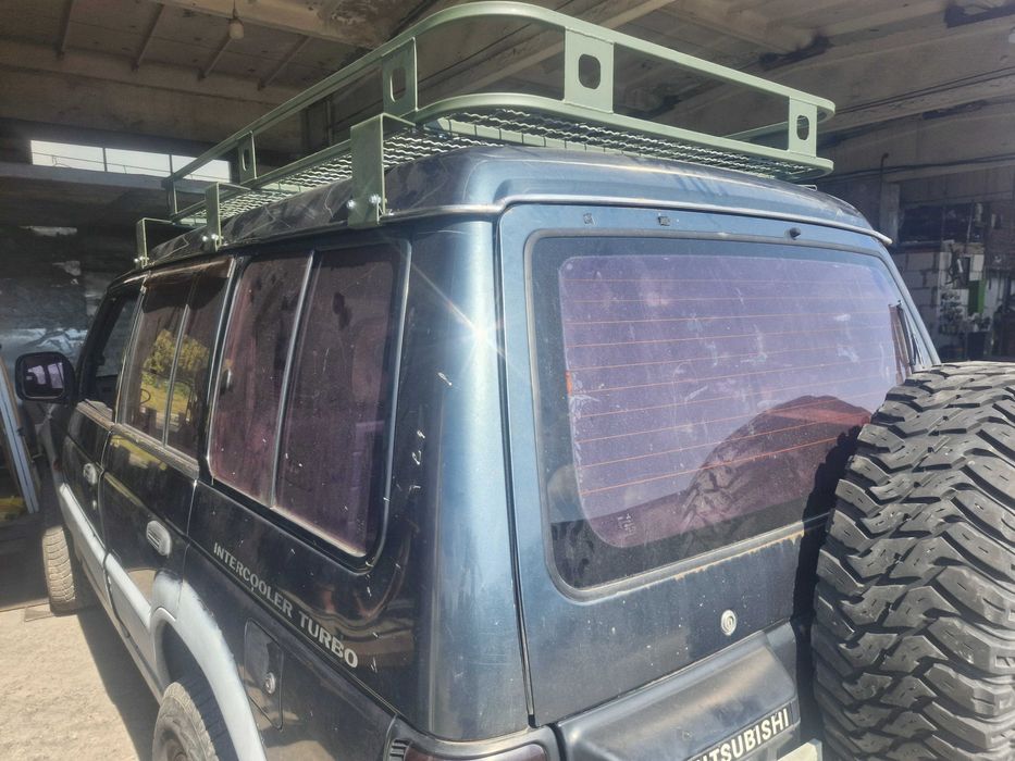 Багажник Mitsubishi Pajero на рейлінги або водостоки