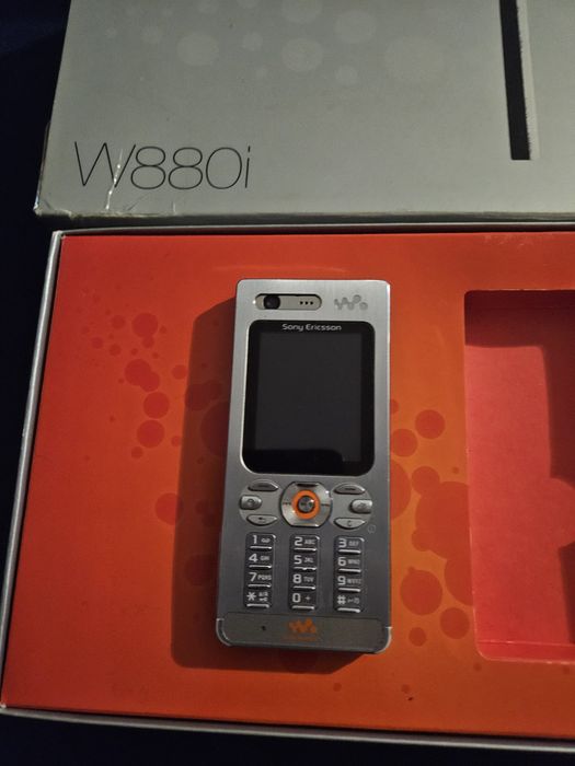 Sony Ericsson w880i cały komplet