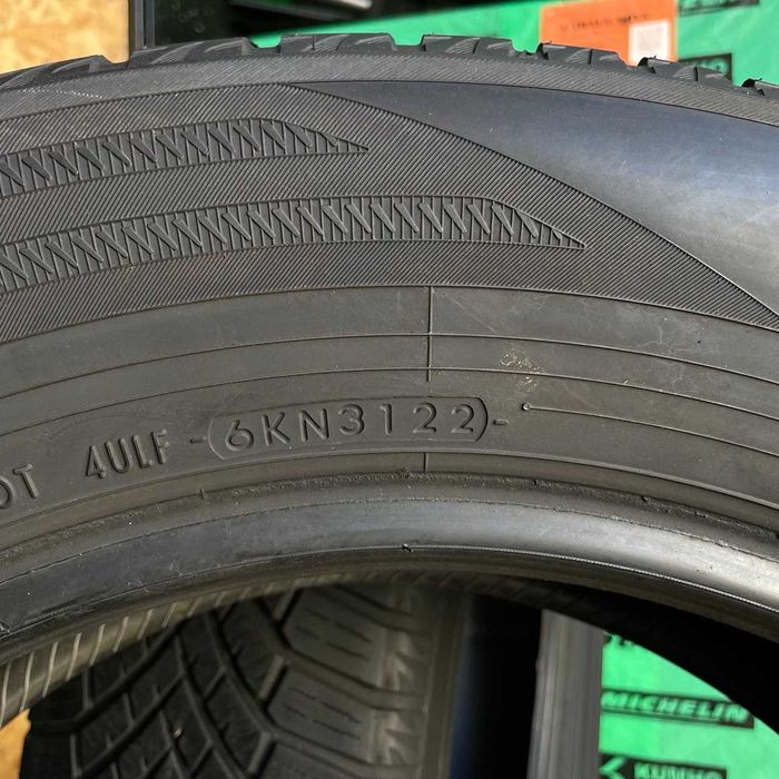 215/65 R17 Yokohama Blu Earth Winter V906 Резина зима пара склад вибір