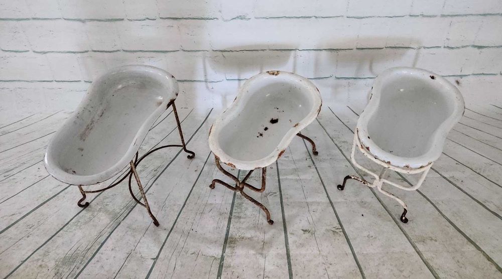 Bidé ferro esmaltado português com estrutura em ferro forjado