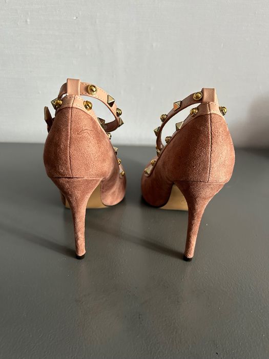 Туфлі на каблуку