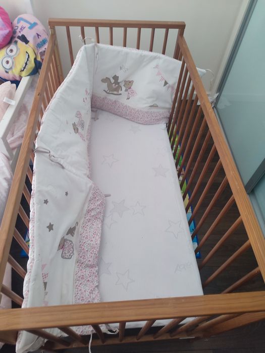 Cama de grades/berço c/ colchao e protector lateral