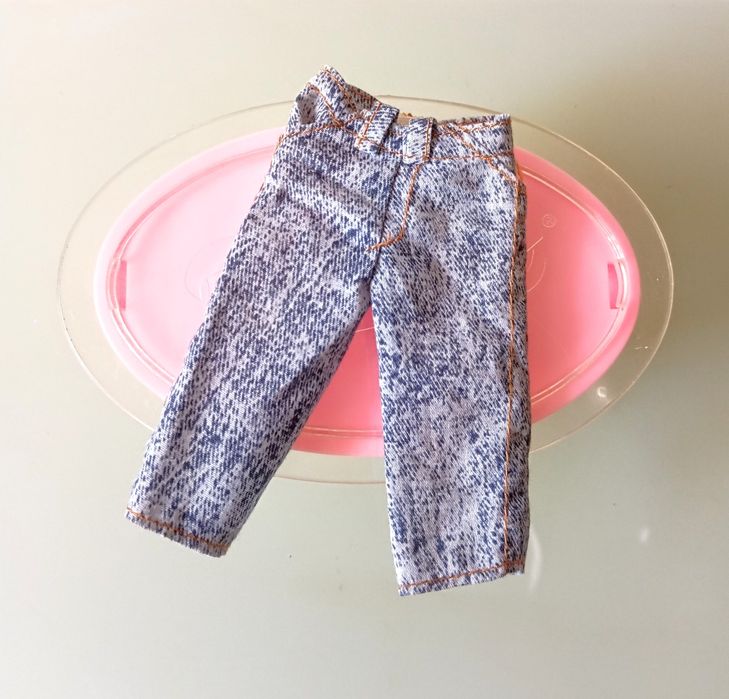 Barbie vários estilos de calças .