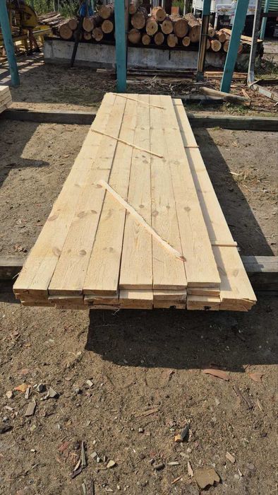 В НАЯВНОСТІ дошки необрізні, обрізна дошка, дерев'яна рейка, брус