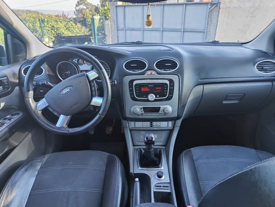 Ford Focus Titanium 1.6 TDCI 90cv C/ NOVA