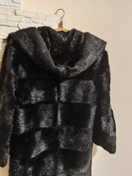 Шуба женская натуральная с капюшоном/с поясом