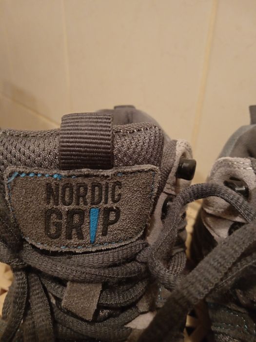Nordic Grip - zamszowe buty z kolcami
