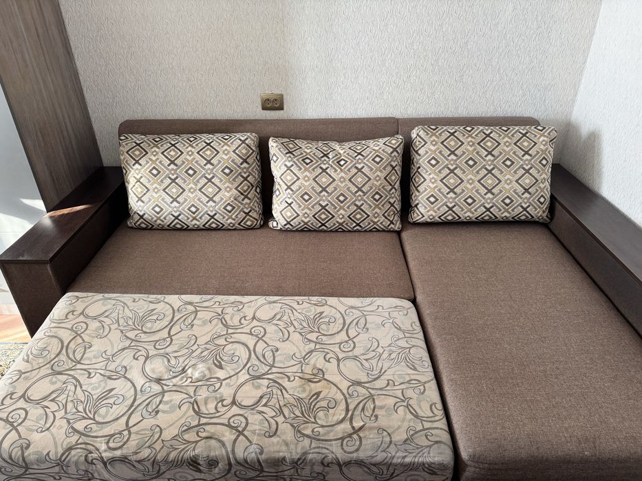 Продам два розкладних дивани