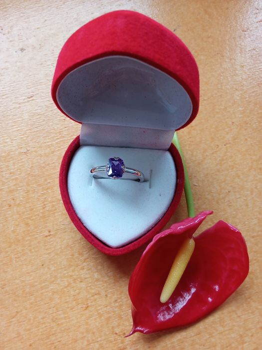 Anel em Prata com Tanzanita Certificada 7x5
