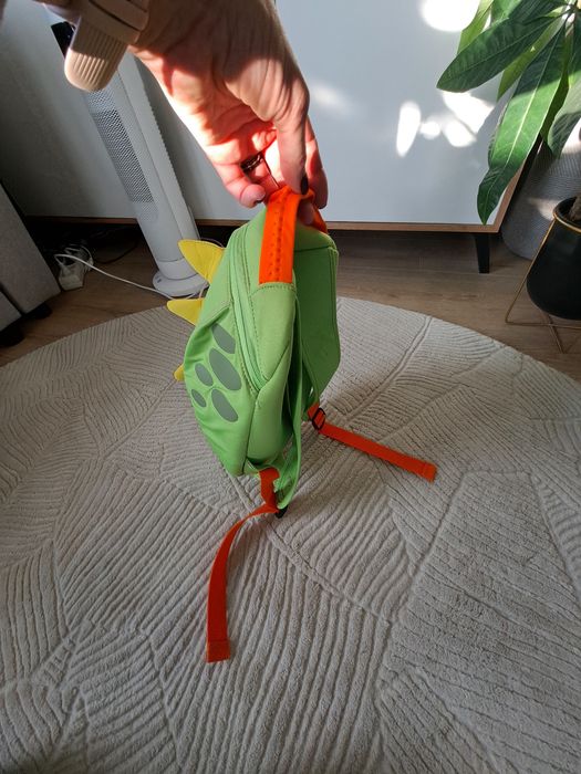 Sprzedam plecaczek dinozaur