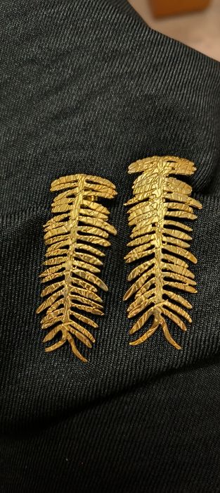 Brincos folha, espinha em prata dourada