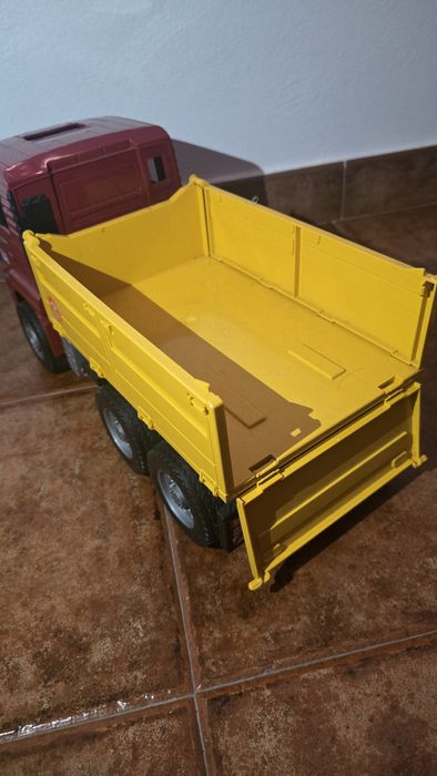 Replica de camião + escavadora