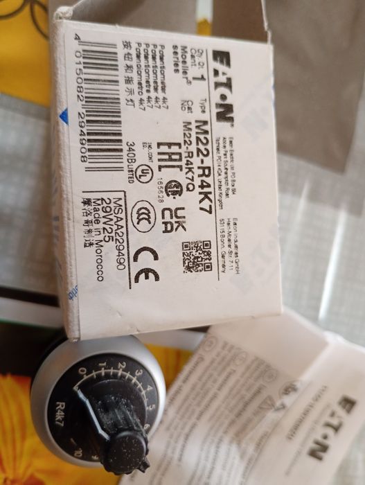 Potencjometr Eaton M22-R4K7